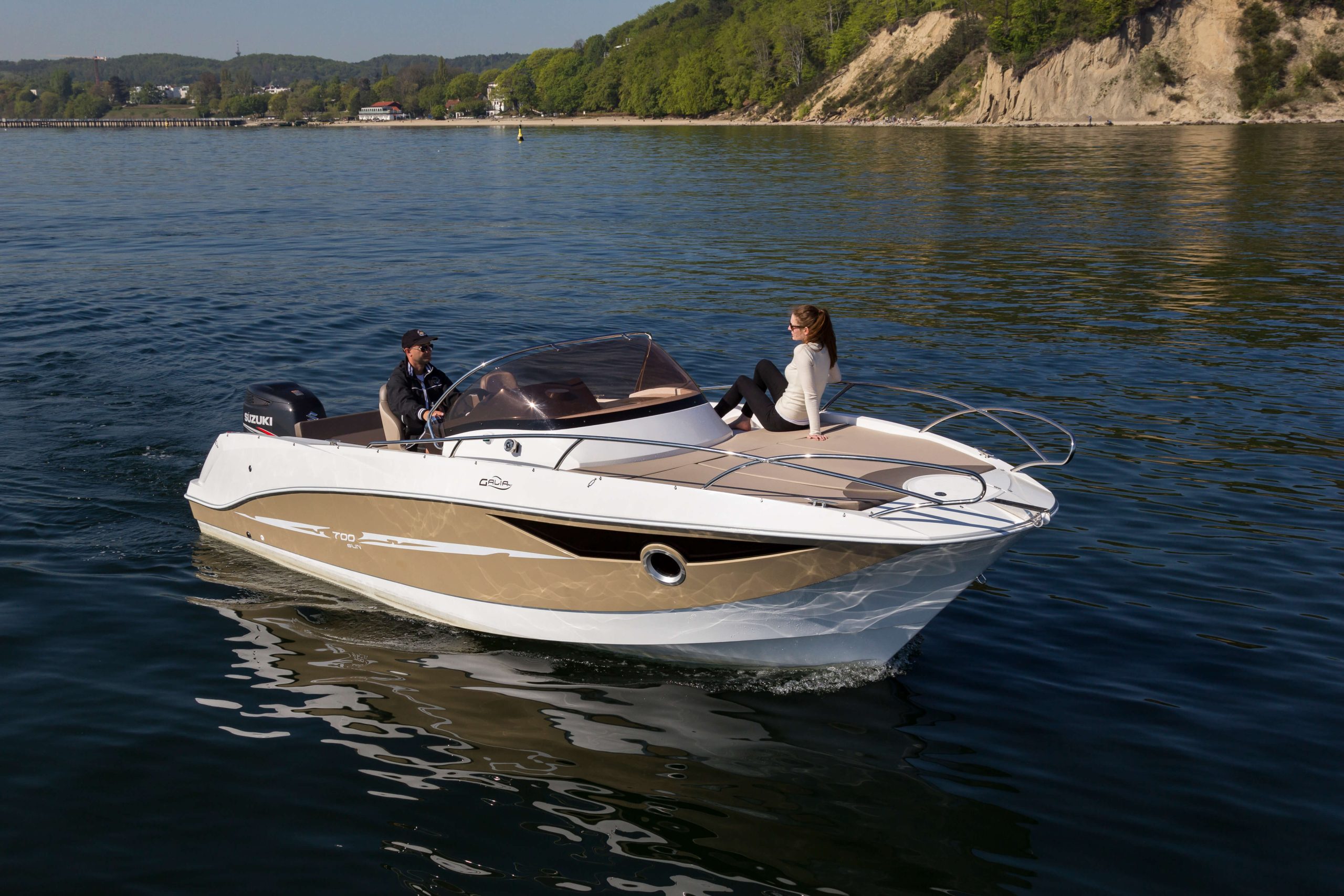GALIA 700 SUNDECK