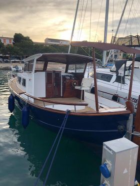 LLAUT CAPEADOR V